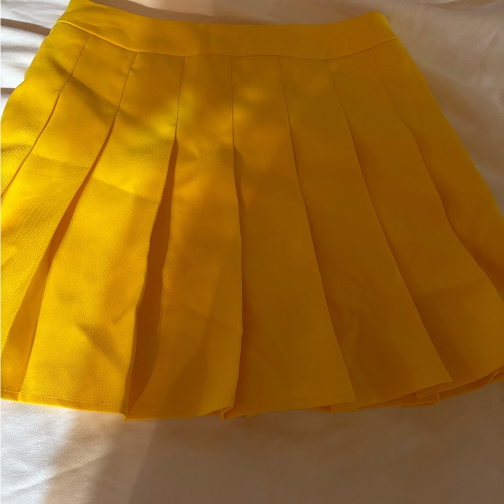 Yellow Pleated Women's Skirt - Picture 1 of 4